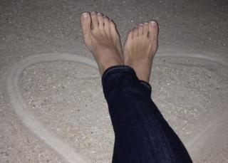 Torrie Wilson feet photo thumbnail