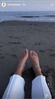 Torrie Wilson feet photo thumbnail