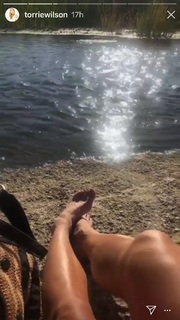Torrie Wilson feet photo thumbnail