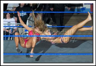 Torrie Wilson feet photo thumbnail