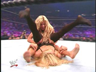 Torrie Wilson feet photo thumbnail