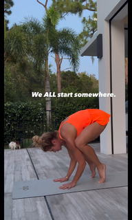 Torrie Wilson feet photo thumbnail
