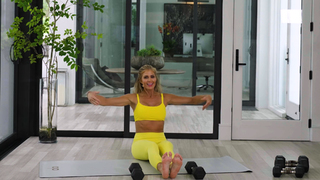 Torrie Wilson feet photo thumbnail