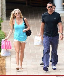 Torrie Wilson feet photo thumbnail