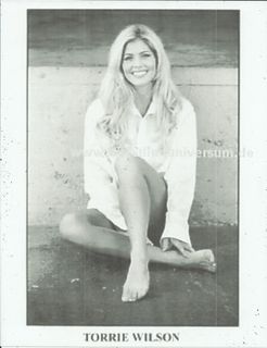 Torrie Wilson feet photo thumbnail