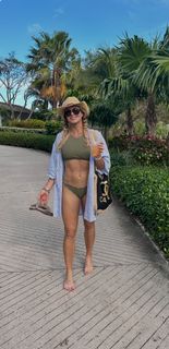 Torrie Wilson feet photo thumbnail