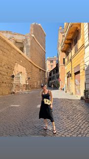 Torrie Wilson feet photo thumbnail