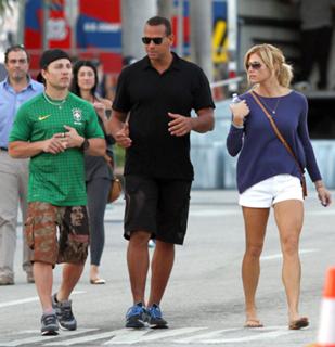 Torrie Wilson feet photo thumbnail
