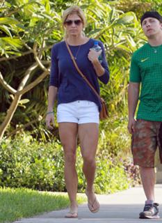 Torrie Wilson feet photo thumbnail
