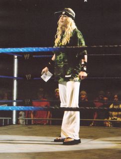 Torrie Wilson feet photo thumbnail