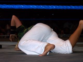 Torrie Wilson feet photo thumbnail