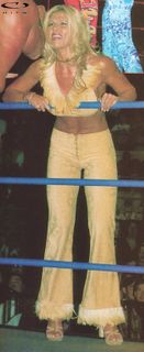 Torrie Wilson feet photo thumbnail