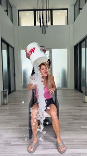Torrie Wilson feet photo 2