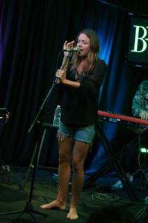 Tove Lo feet photo thumbnail