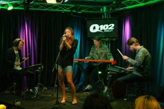 Tove Lo feet photo thumbnail