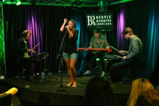 Tove Lo feet photo thumbnail