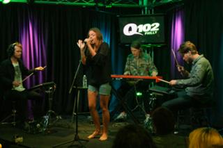 Tove Lo feet photo thumbnail