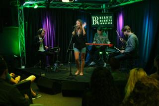 Tove Lo feet photo thumbnail