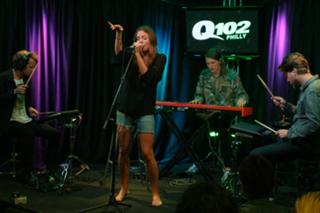 Tove Lo feet photo thumbnail