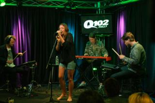 Tove Lo feet photo thumbnail