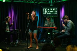 Tove Lo feet photo thumbnail