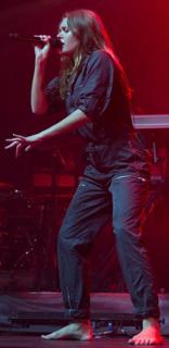 Tove Lo feet photo thumbnail