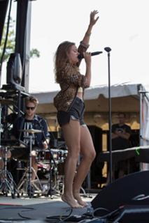 Tove Lo feet photo thumbnail