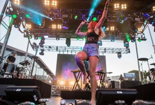 Tove Lo feet photo thumbnail