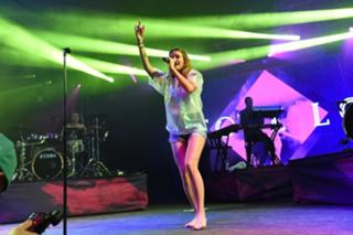 Tove Lo feet photo thumbnail