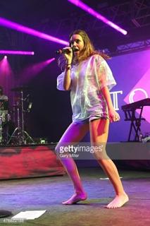 Tove Lo feet photo thumbnail