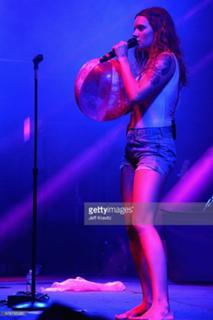 Tove Lo feet photo thumbnail