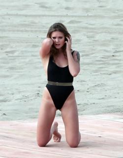 Tove Lo feet photo thumbnail