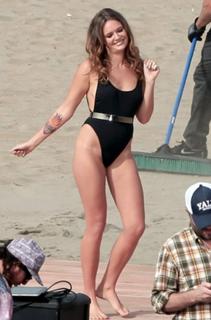 Tove Lo feet photo thumbnail