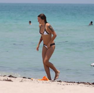 Tove Lo feet photo thumbnail