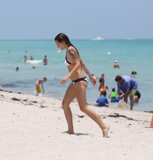 Tove Lo feet photo thumbnail