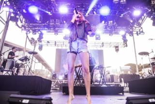 Tove Lo feet photo thumbnail