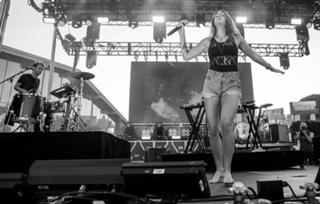 Tove Lo feet photo thumbnail
