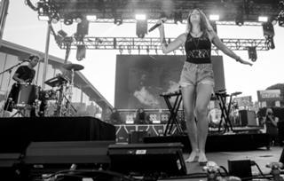 Tove Lo feet photo thumbnail
