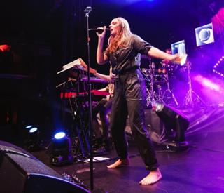 Tove Lo feet photo thumbnail
