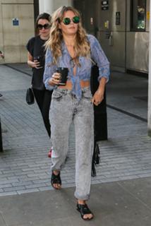 Tove Lo feet photo thumbnail