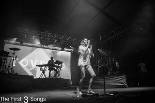 Tove Lo feet photo thumbnail