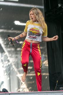Tove Lo feet photo thumbnail