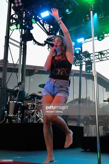 Tove Lo feet photo thumbnail