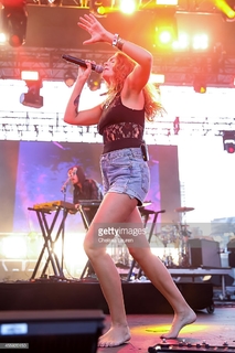 Tove Lo feet photo thumbnail