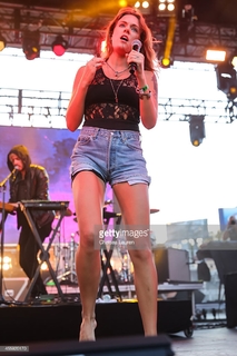 Tove Lo feet photo thumbnail