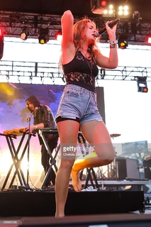 Tove Lo feet photo thumbnail