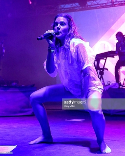 Tove Lo feet photo thumbnail