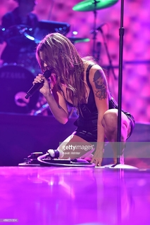 Tove Lo feet photo thumbnail