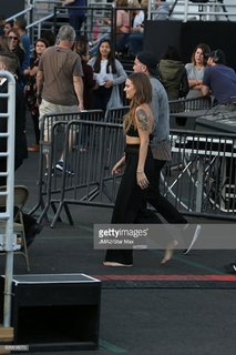 Tove Lo feet photo thumbnail
