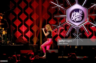 Tove Lo feet photo thumbnail